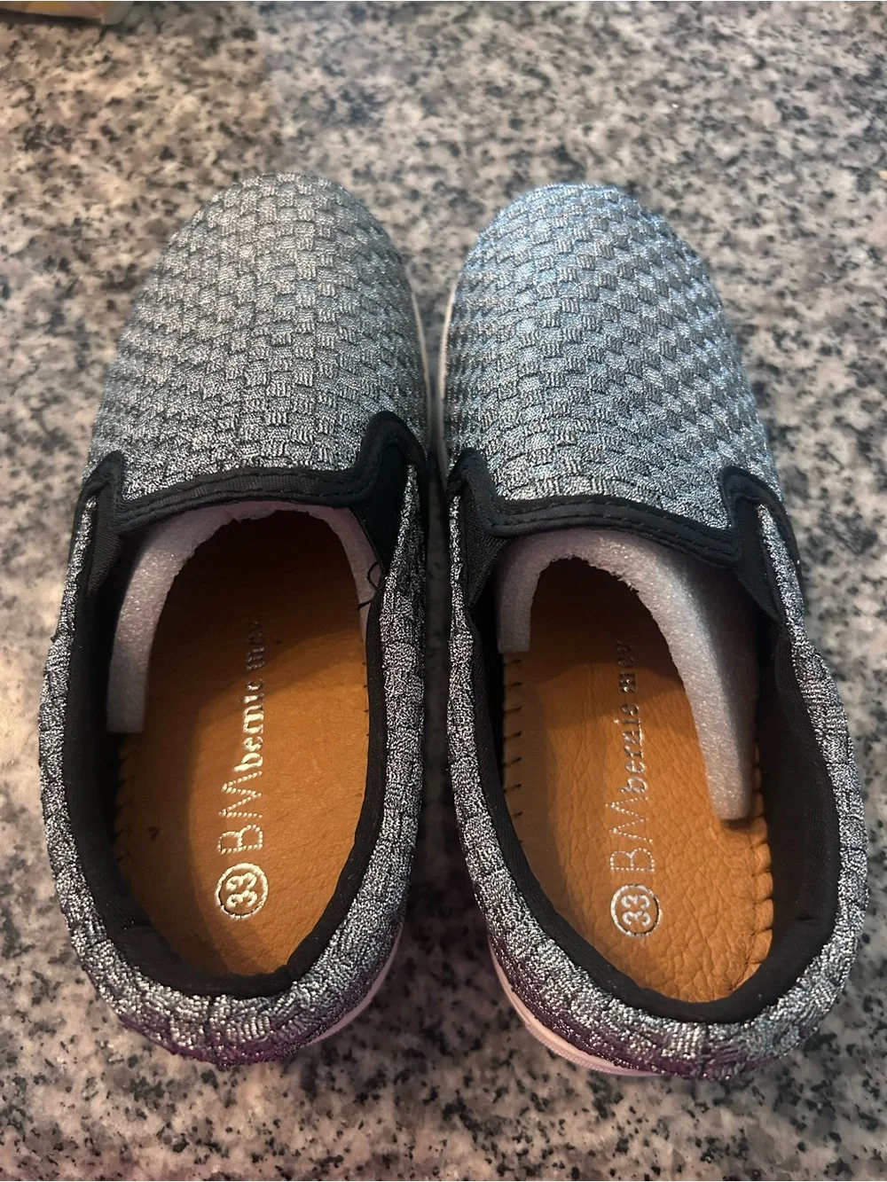 bernie mev. Kids Slip-On Sneakers in Gray and Black Trim